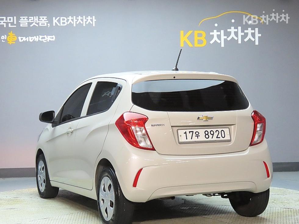 GM Korea Chevrolet Spark BASE MODEL — фото 4