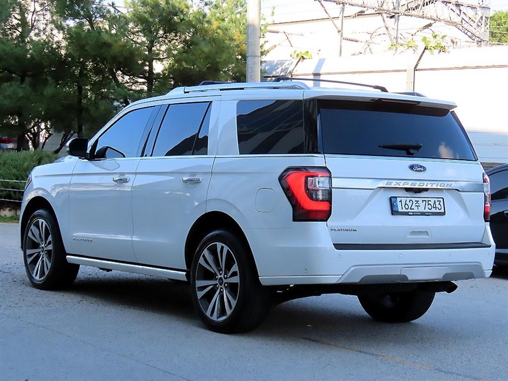 Ford Expedition — miniaturë 3