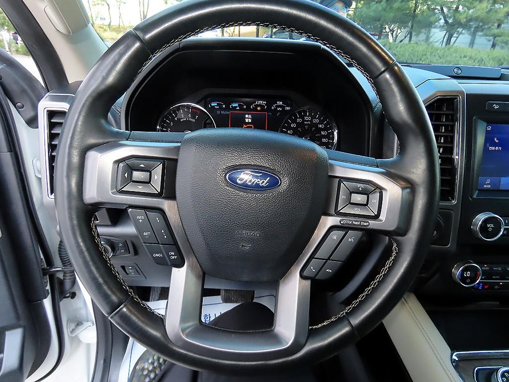 Ford Expedition — miniaturë 8