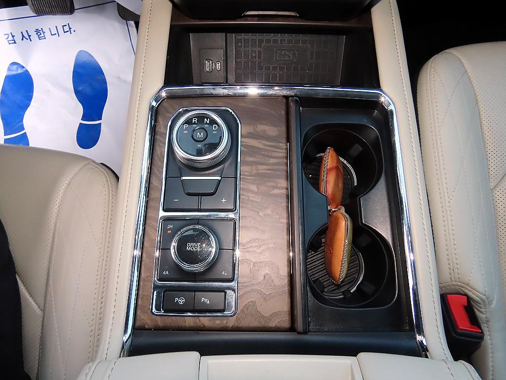 Ford Expedition — miniaturë 10
