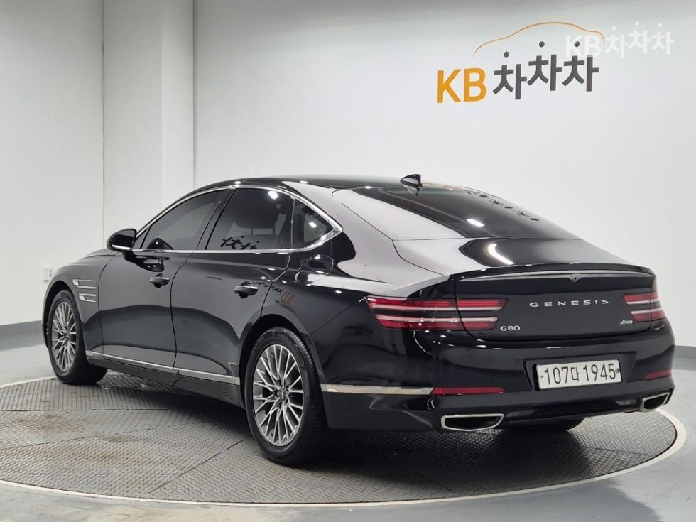 Genesis G80 — miniaturë 2