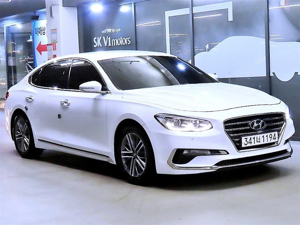 Hyundai Grandeur BASE MODEL — фото 1