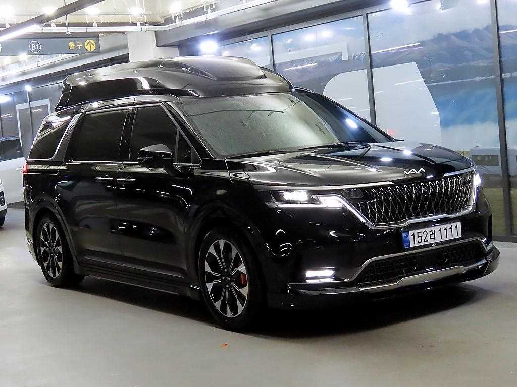 Kia Carnival SIGNATURE — фото 1