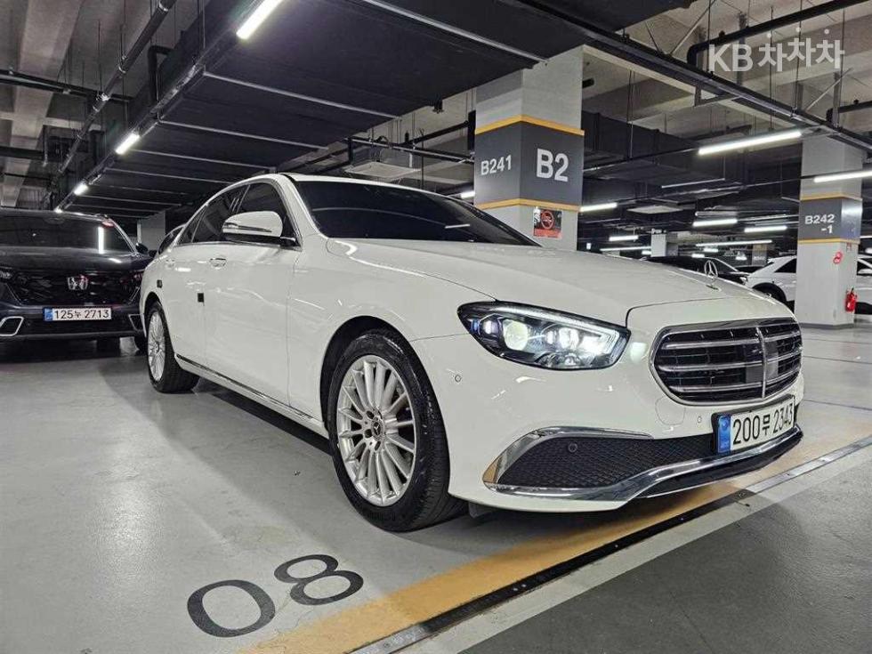 Mercedes-Benz E-Class Exclusive — фото 2