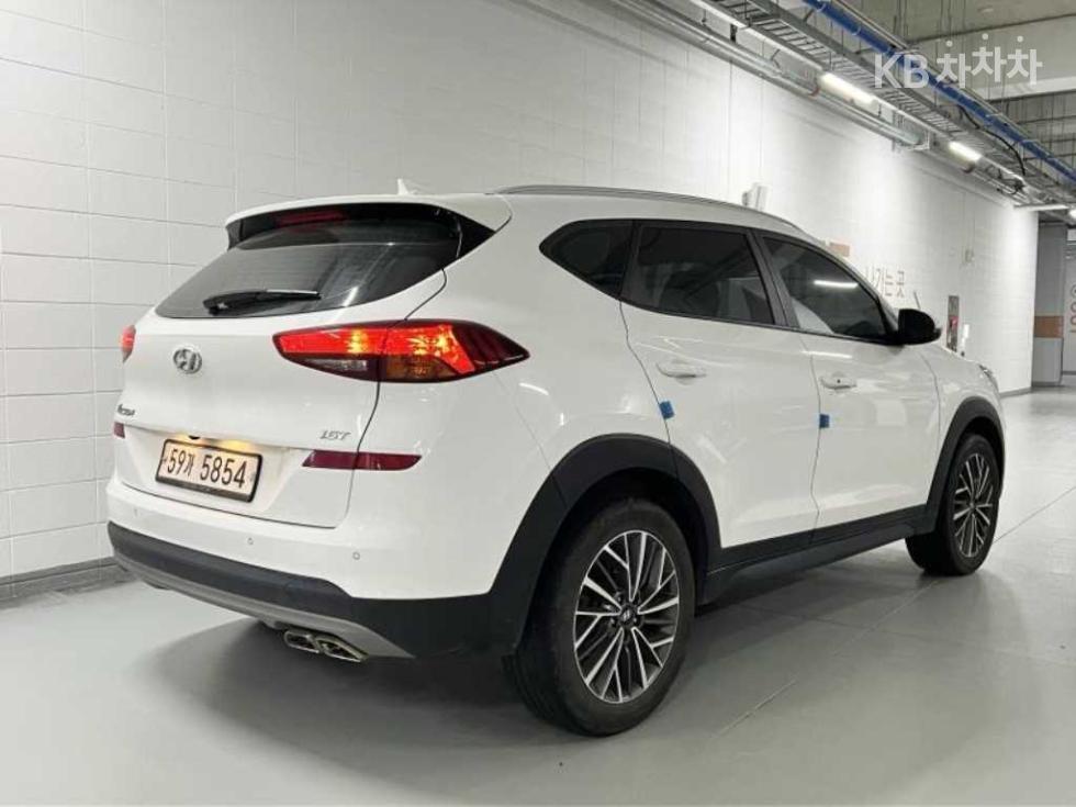 Hyundai Premium — фото 2