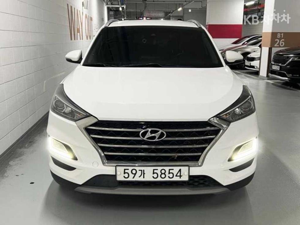 Hyundai Premium — фото 3