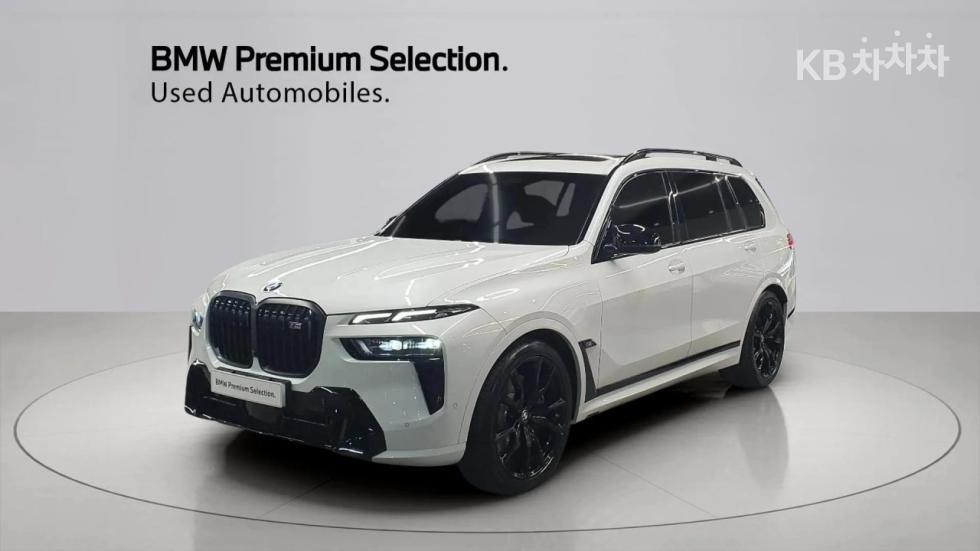 BMW X7 M Sport Pro — фото 1