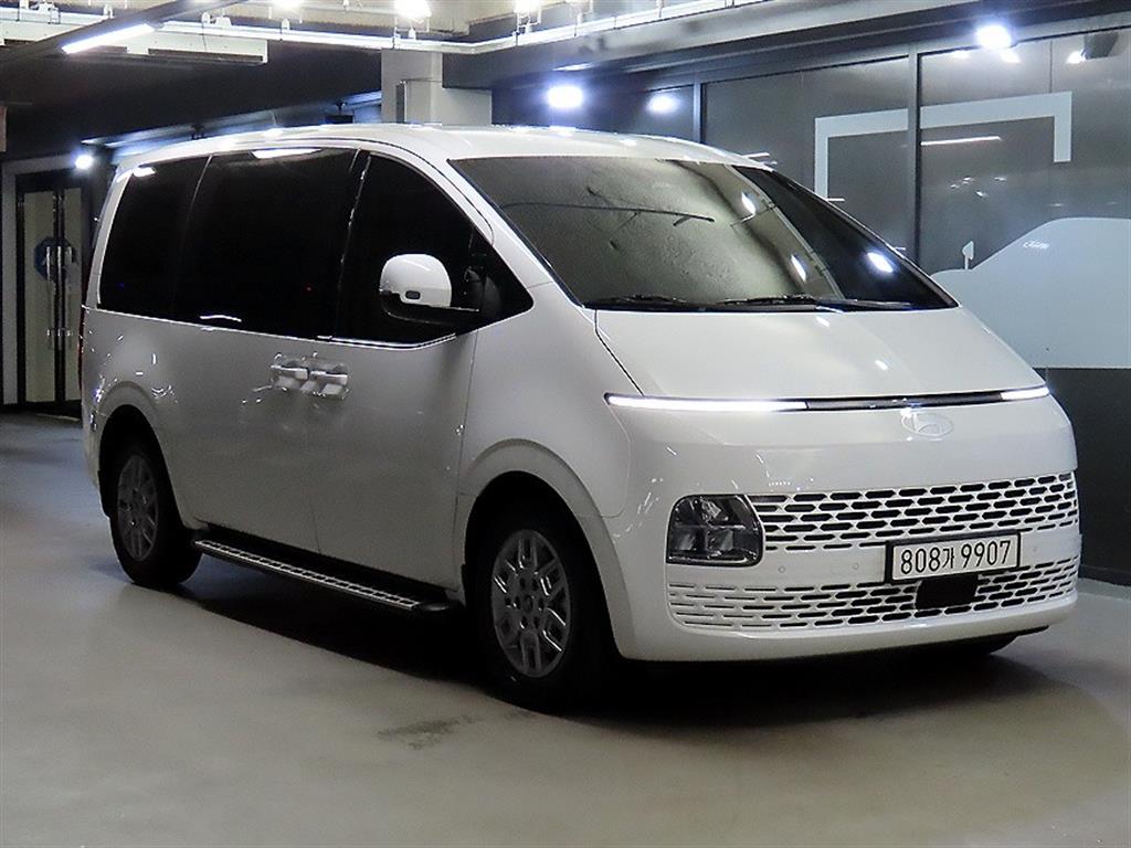 Hyundai Staria — фото 1