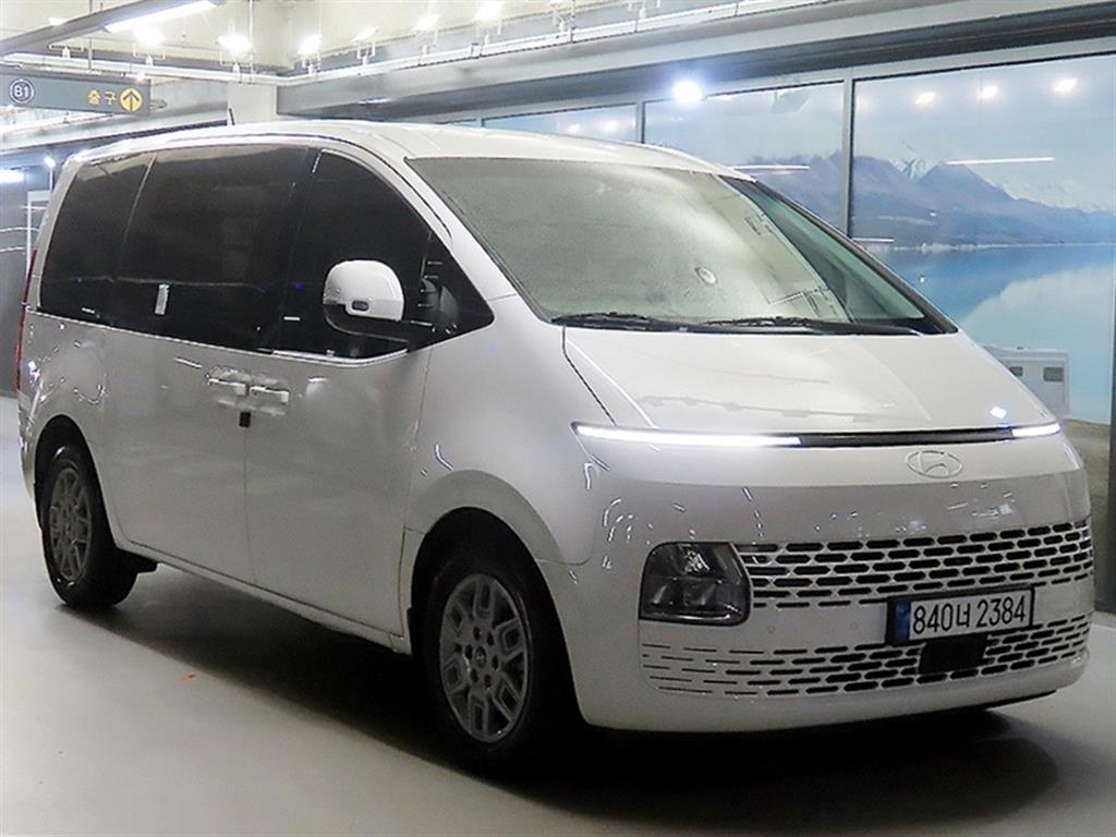 Hyundai Staria — фото 1