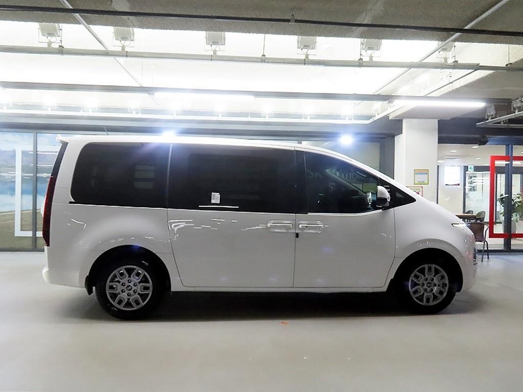 Hyundai Staria — фото 3
