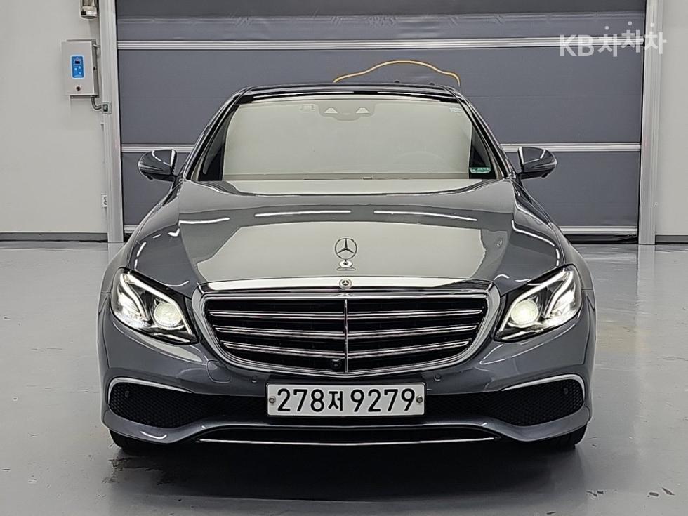 Mercedes-Benz E-Class Exclusive — фото 2