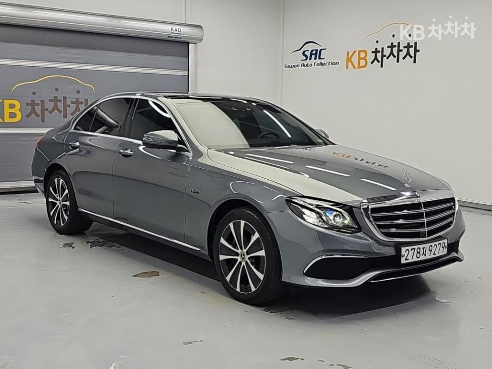 Mercedes-Benz E-Class Exclusive — фото 4