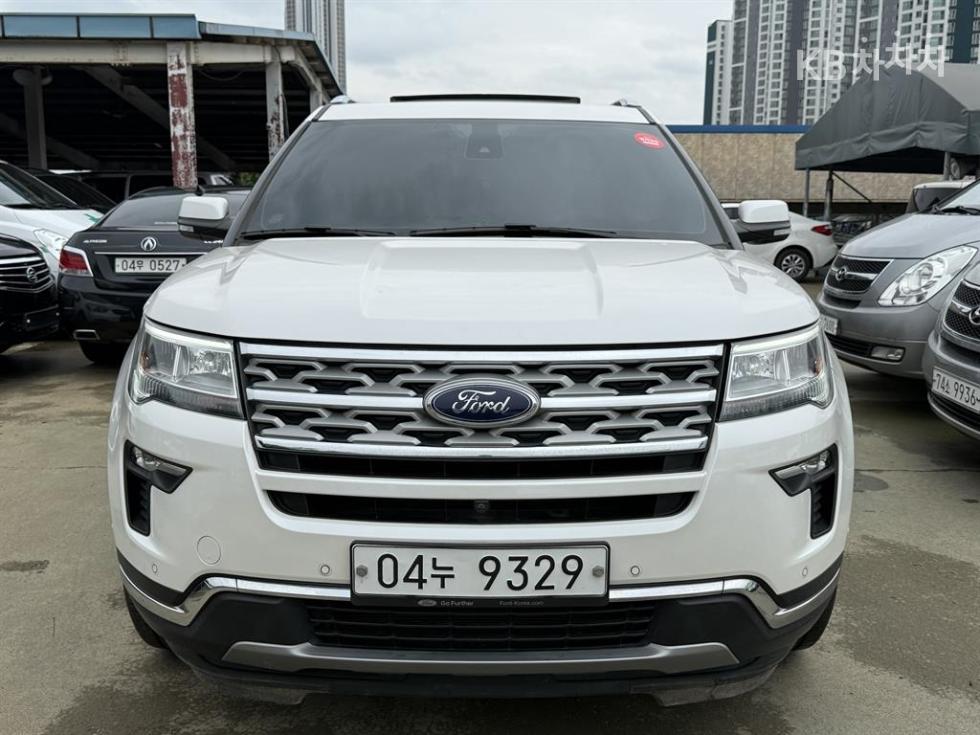 Ford Explorer Limited — фото 1