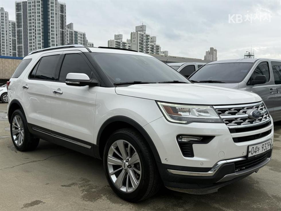 Ford Explorer Limited — фото 4