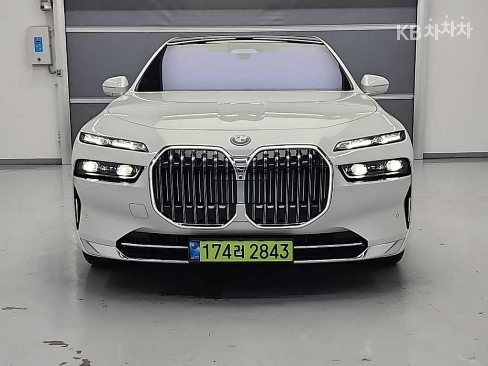BMW 7 Series DPE Executive — фото 1
