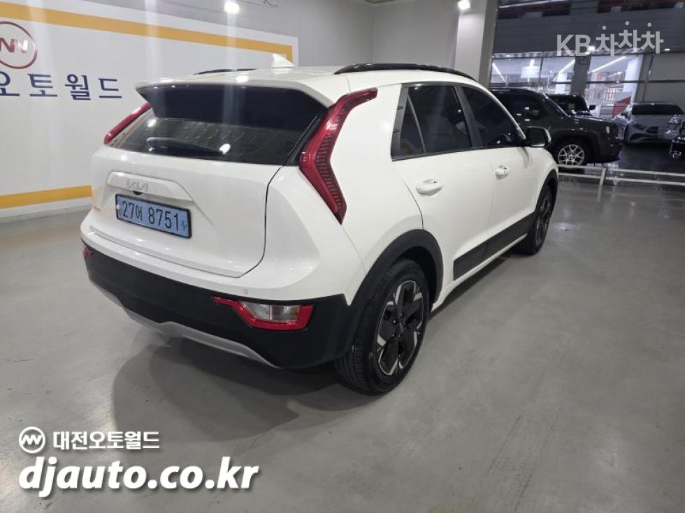 Kia BASE MODEL — фото 3