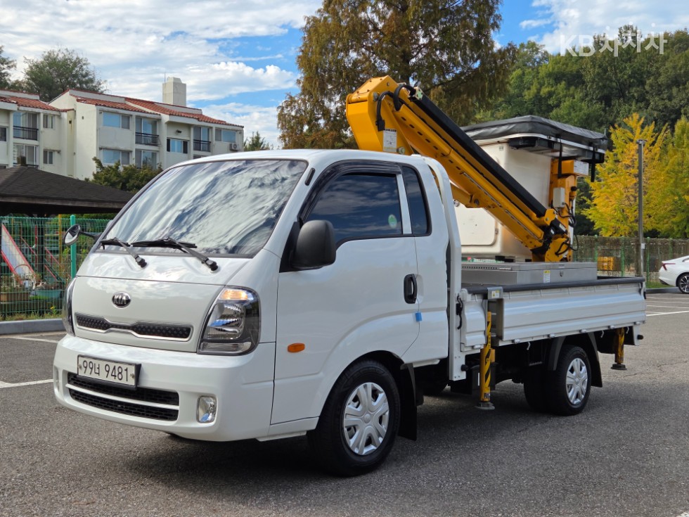 Kia BASE MODEL — фото 1