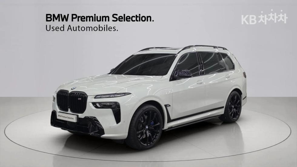 BMW X7 M Sport Pro — фото 1