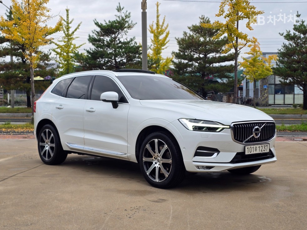 Volvo XC60 Inscription — фото 1