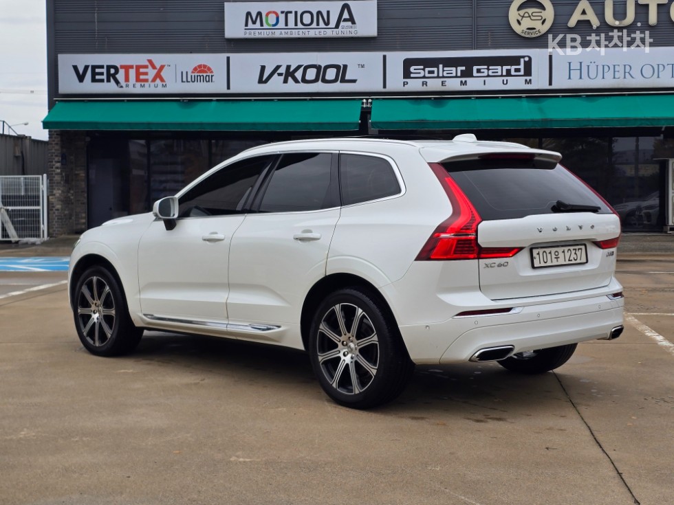 Volvo XC60 Inscription — фото 2