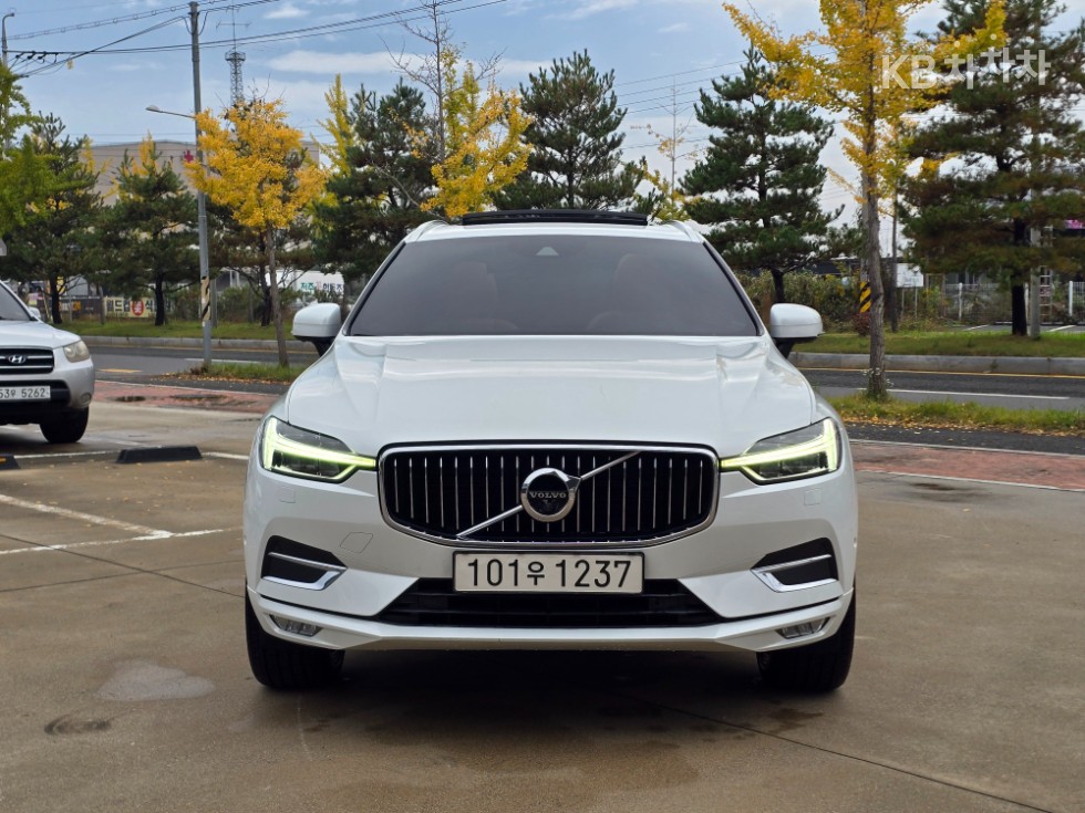 Volvo XC60 Inscription — фото 3