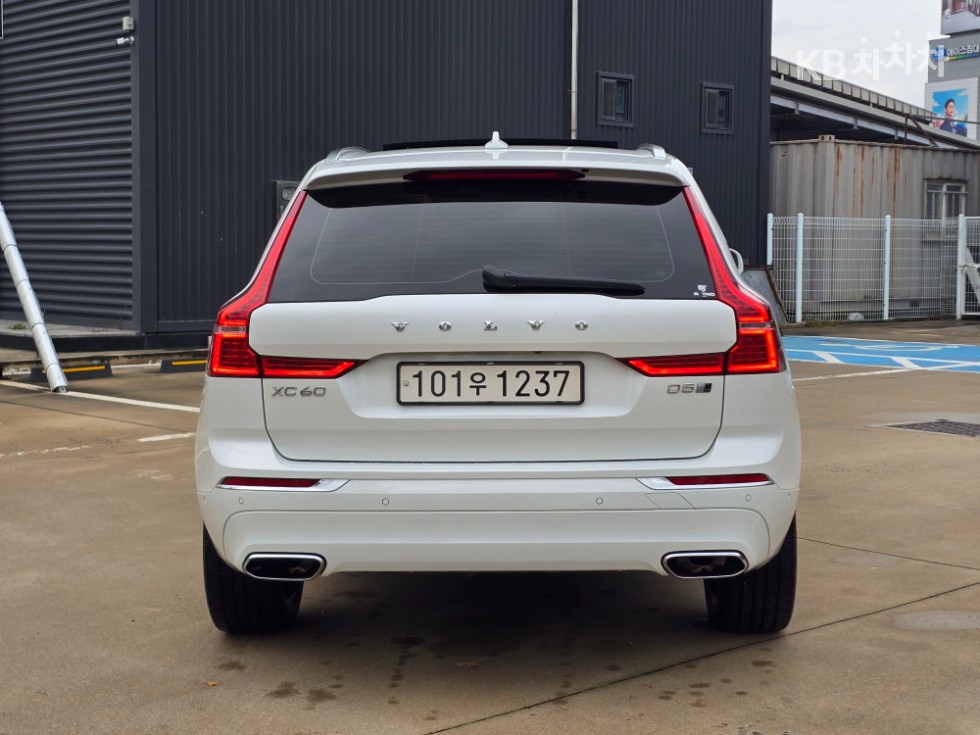 Volvo XC60 Inscription — фото 4