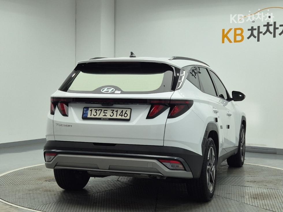 Hyundai Premium — фото 3