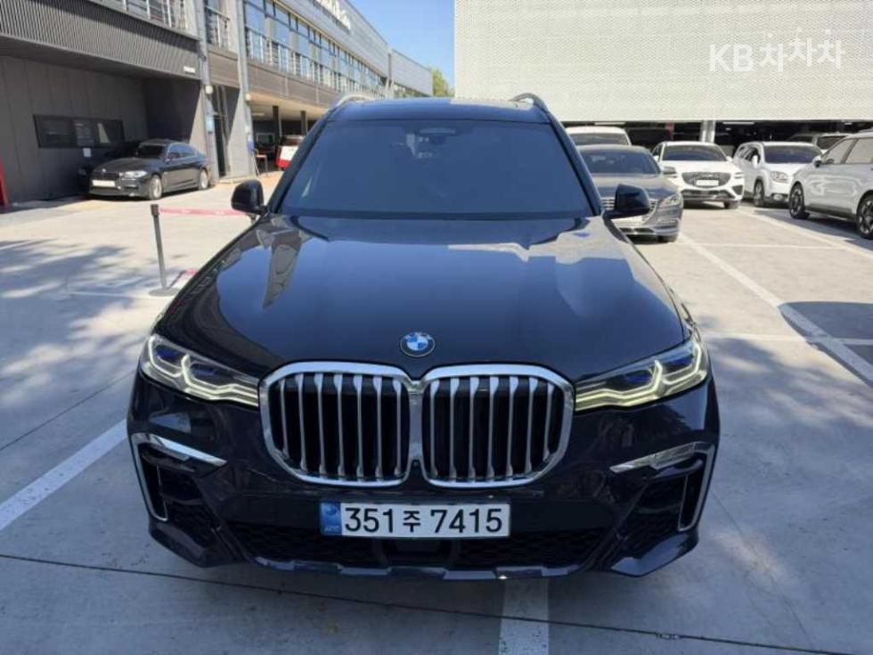 BMW X7 M Sport — фото 2