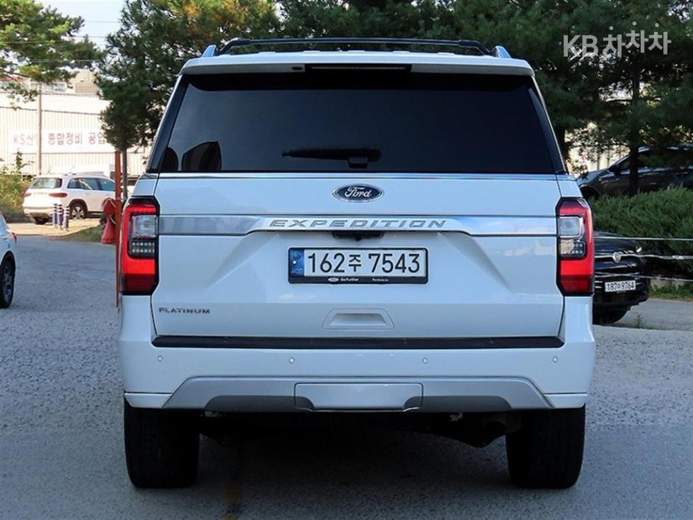 Ford Expedition Platinum — фото 4