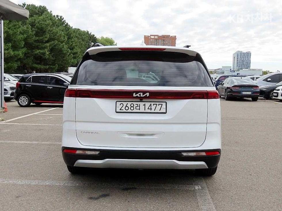 Kia Carnival PRESTIGE — фото 3