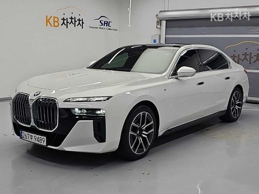 BMW 7 Series M Sport Executive — фото 1