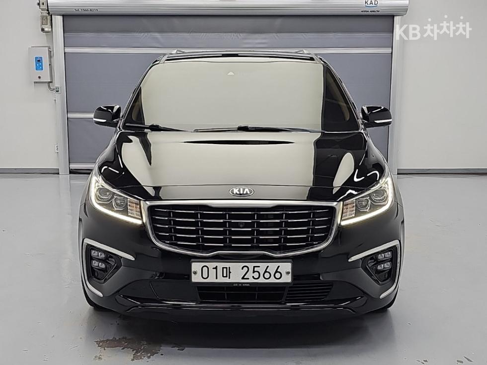 Kia Carnival Noblesse Special — фото 2