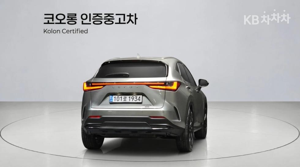 Lexus NX Premium — фото 4