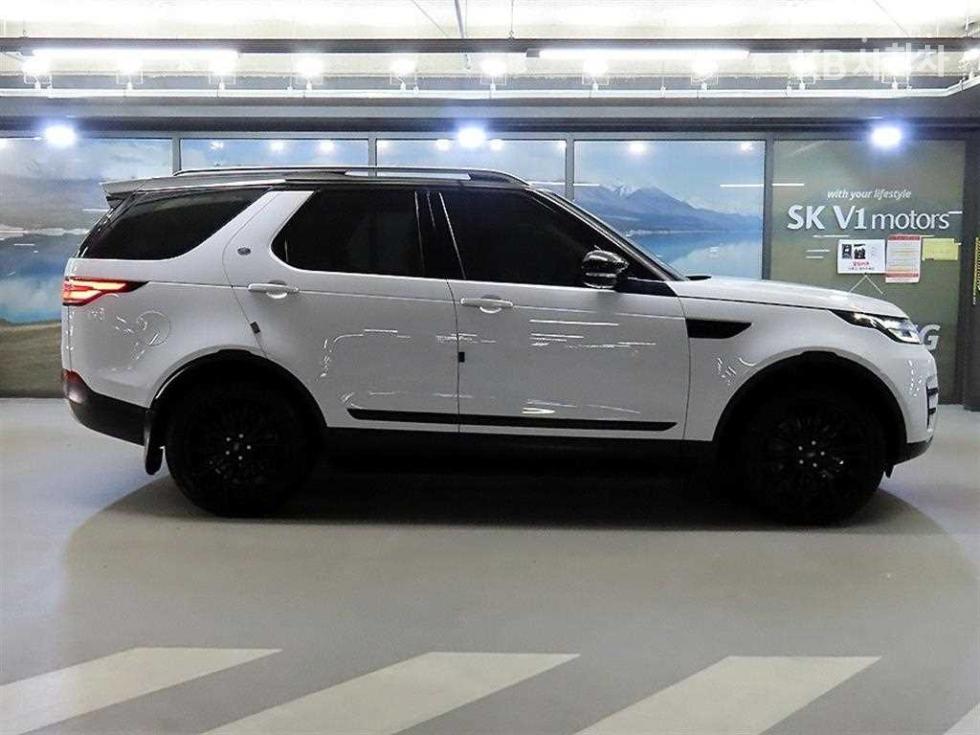 Land Rover Discovery HSE Luxury — фото 4
