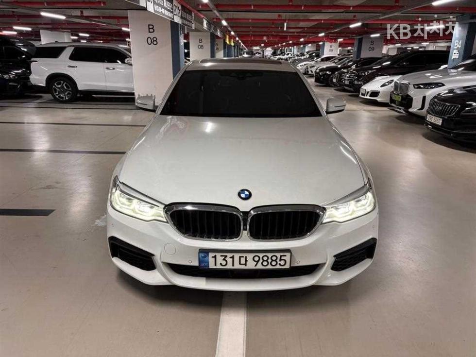 BMW 5 Series M Sport Package Plus — фото 1