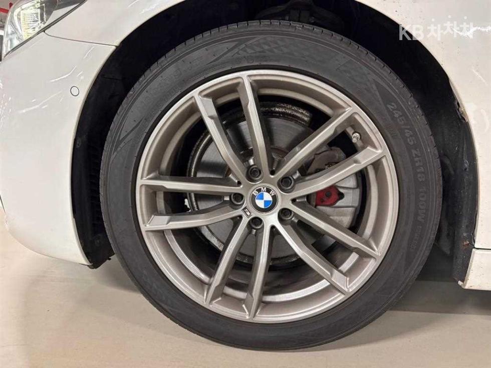 BMW 5 Series M Sport Package Plus — фото 4