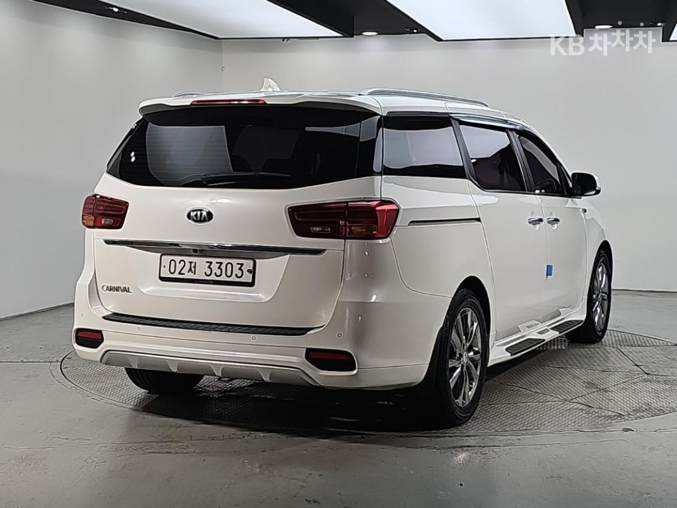Kia Carnival LUXURY — фото 4