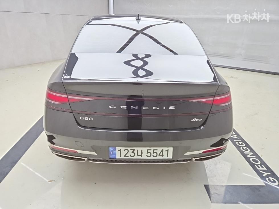 Genesis G90 BASE MODEL — фото 3
