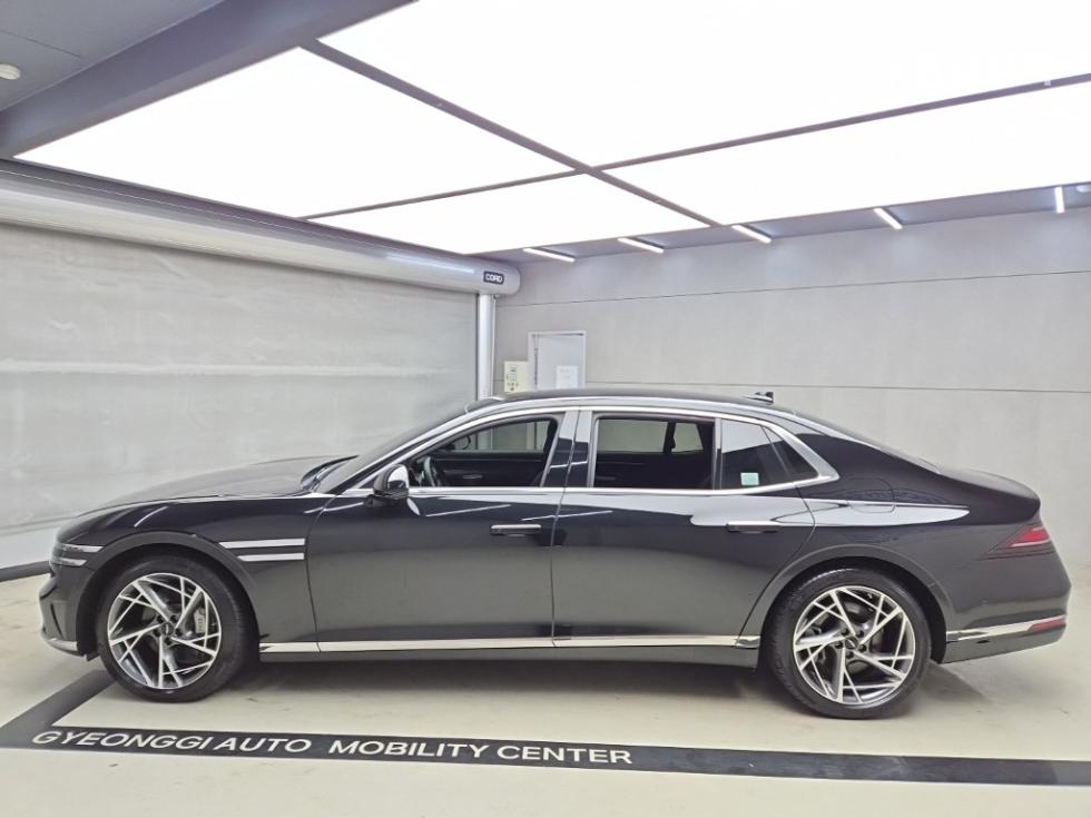 Genesis G90 BASE MODEL — фото 4