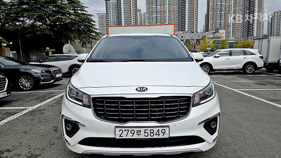 Kia Carnival LUXURY — фото 2