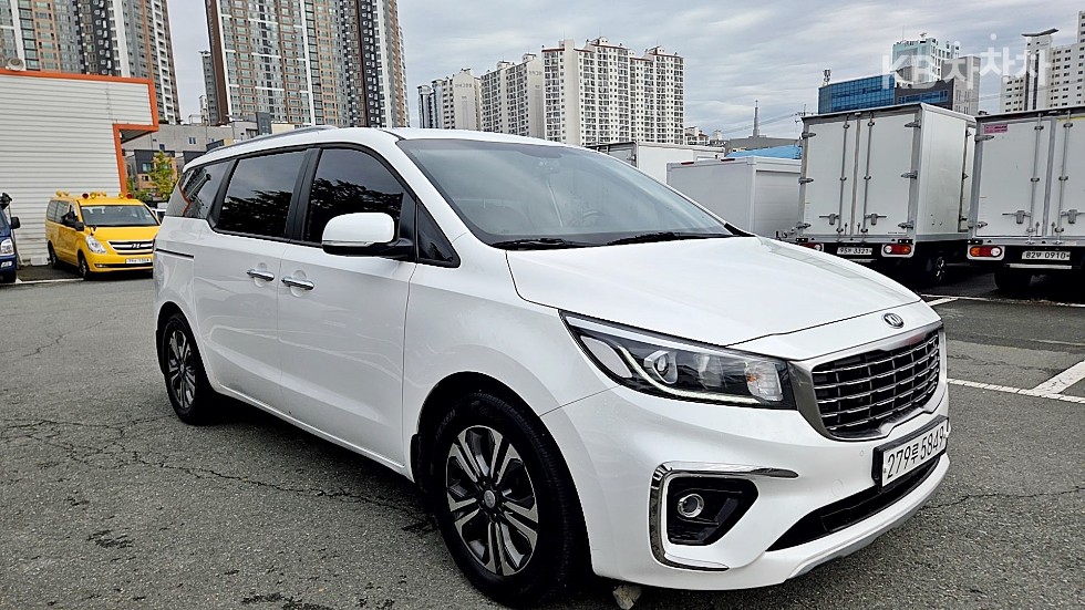 Kia Carnival LUXURY — фото 3