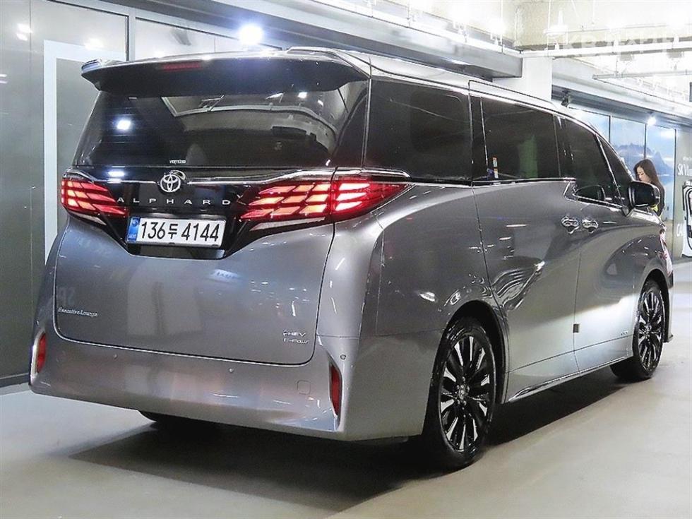 Toyota ALPHARD BASE MODEL — фото 4