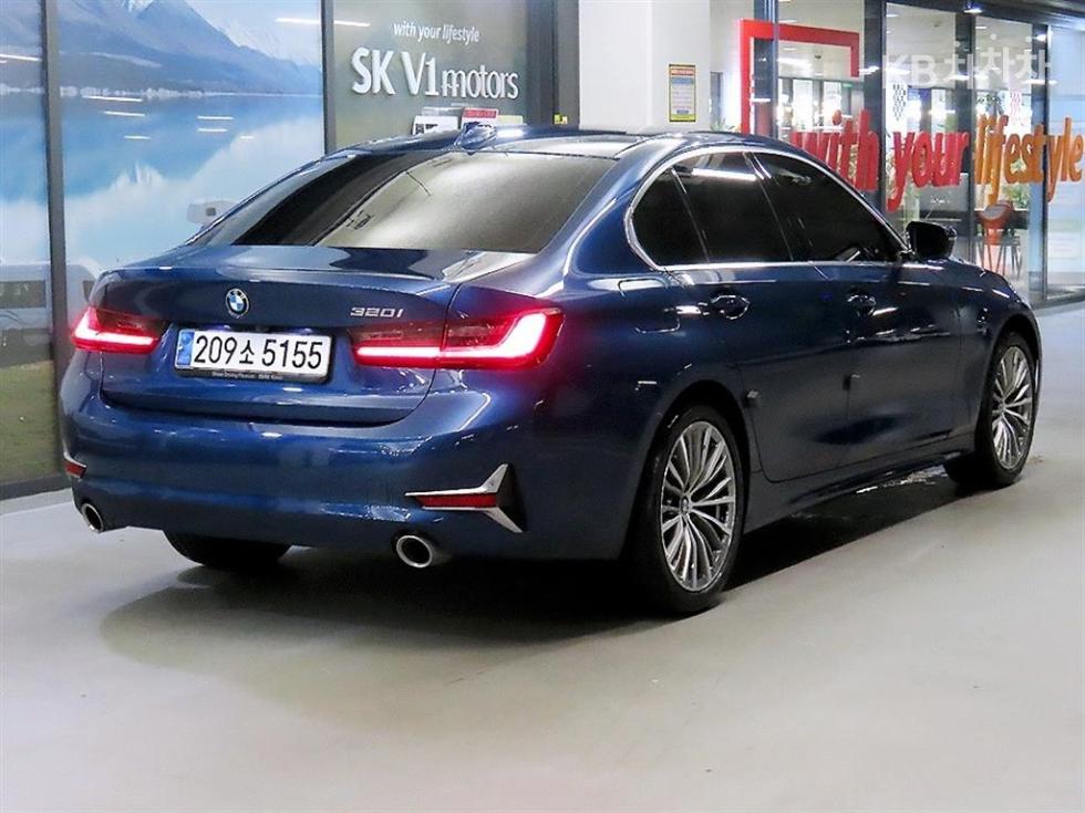 BMW 3 Series Luxury Innovation Package — фото 4