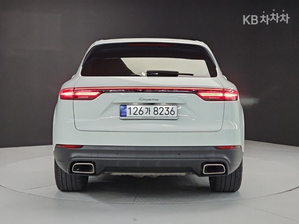 Porsche Cayenne BASE MODEL — фото 3