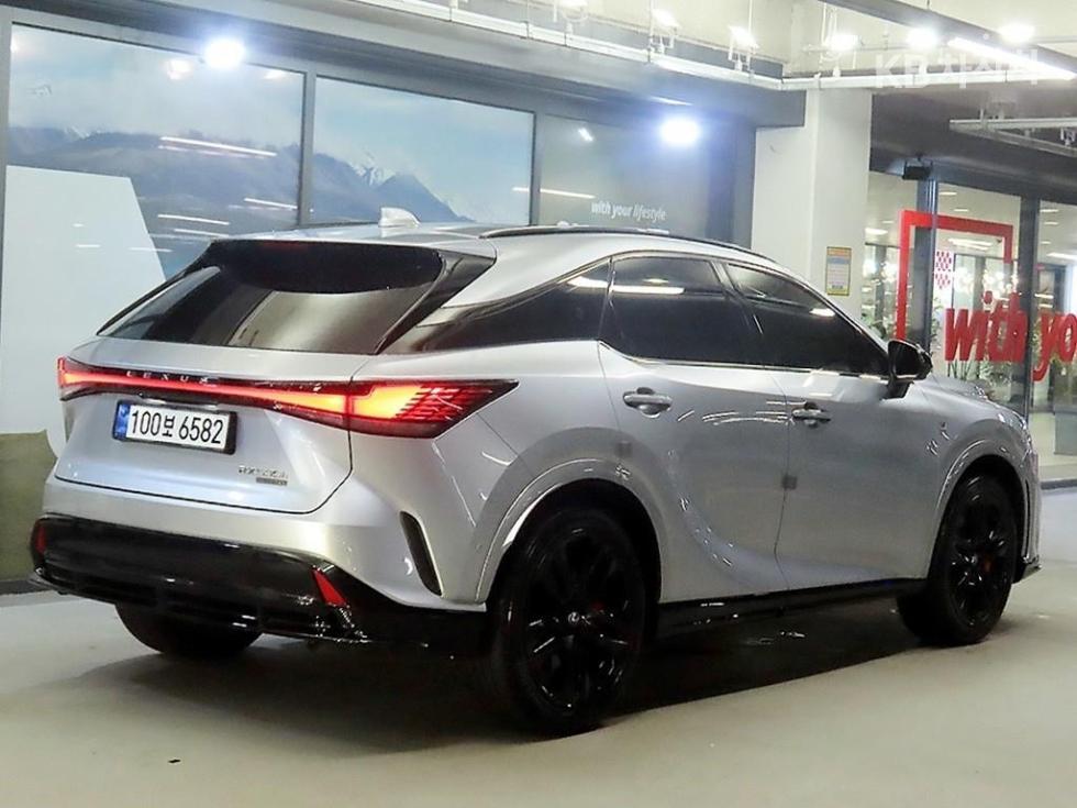 Lexus RX F SPORT Performance — фото 4