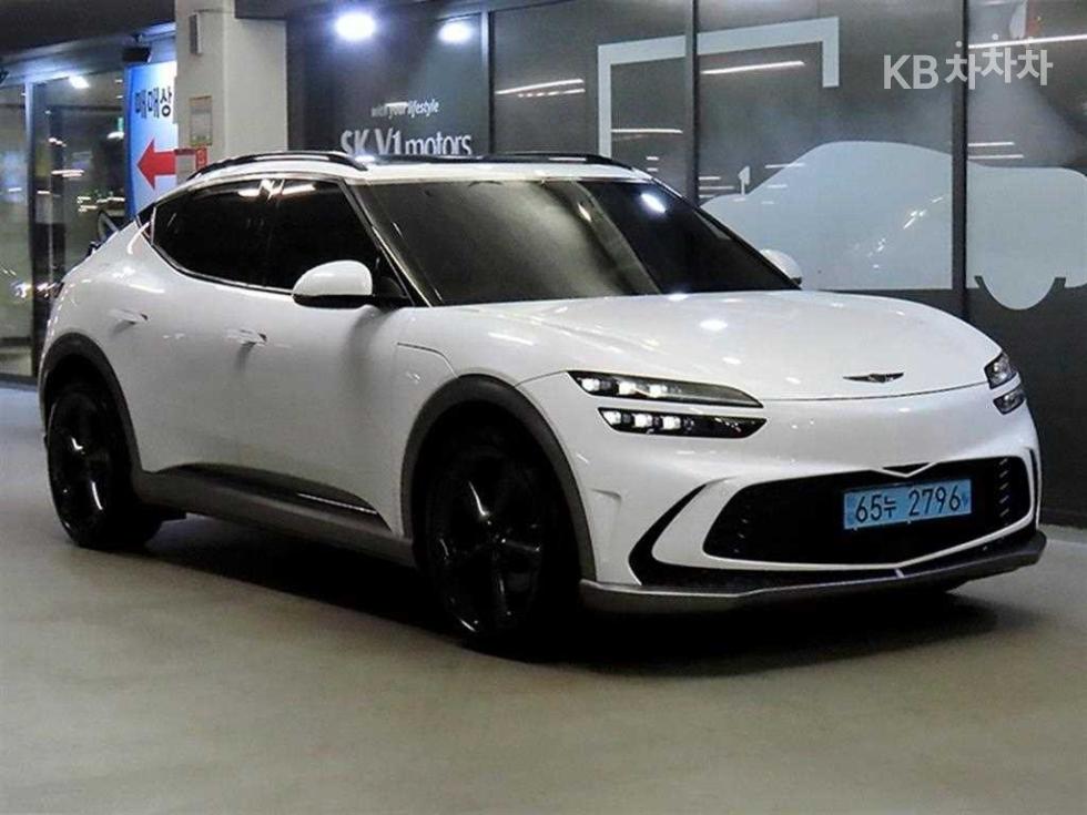 Genesis GV60 BASE MODEL — фото 2