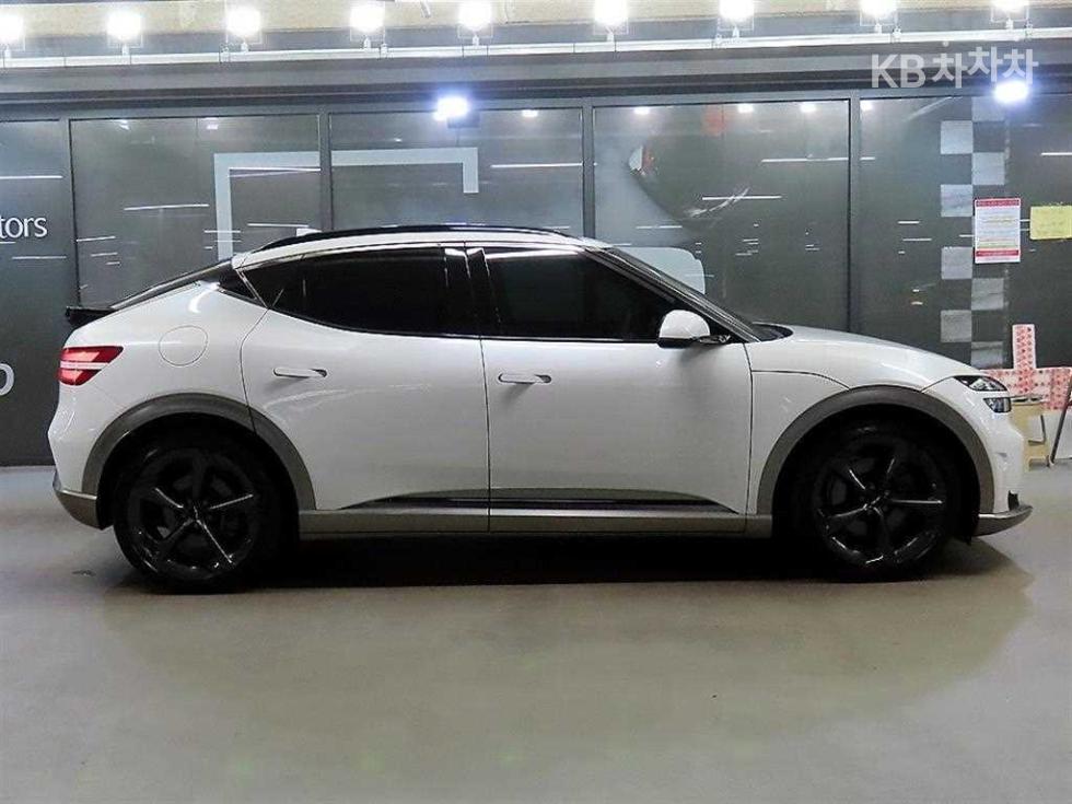 Genesis GV60 BASE MODEL — фото 4