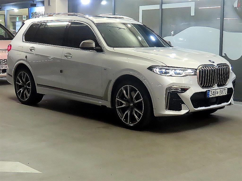 BMW X7 BASE MODEL — фото 1
