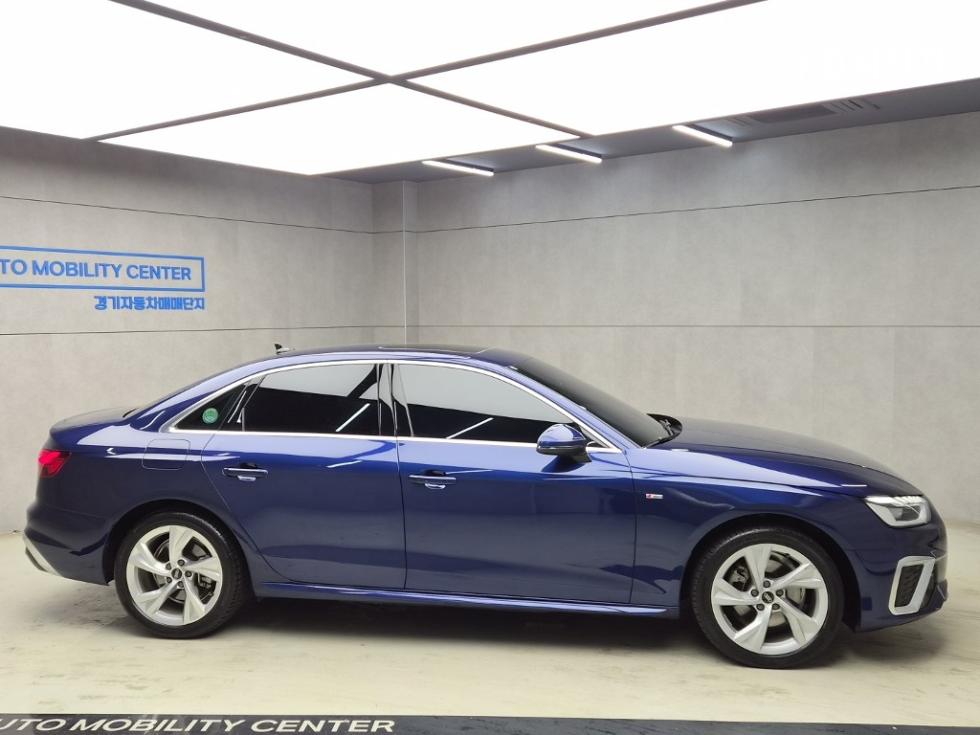 Audi A4 Premium — фото 2