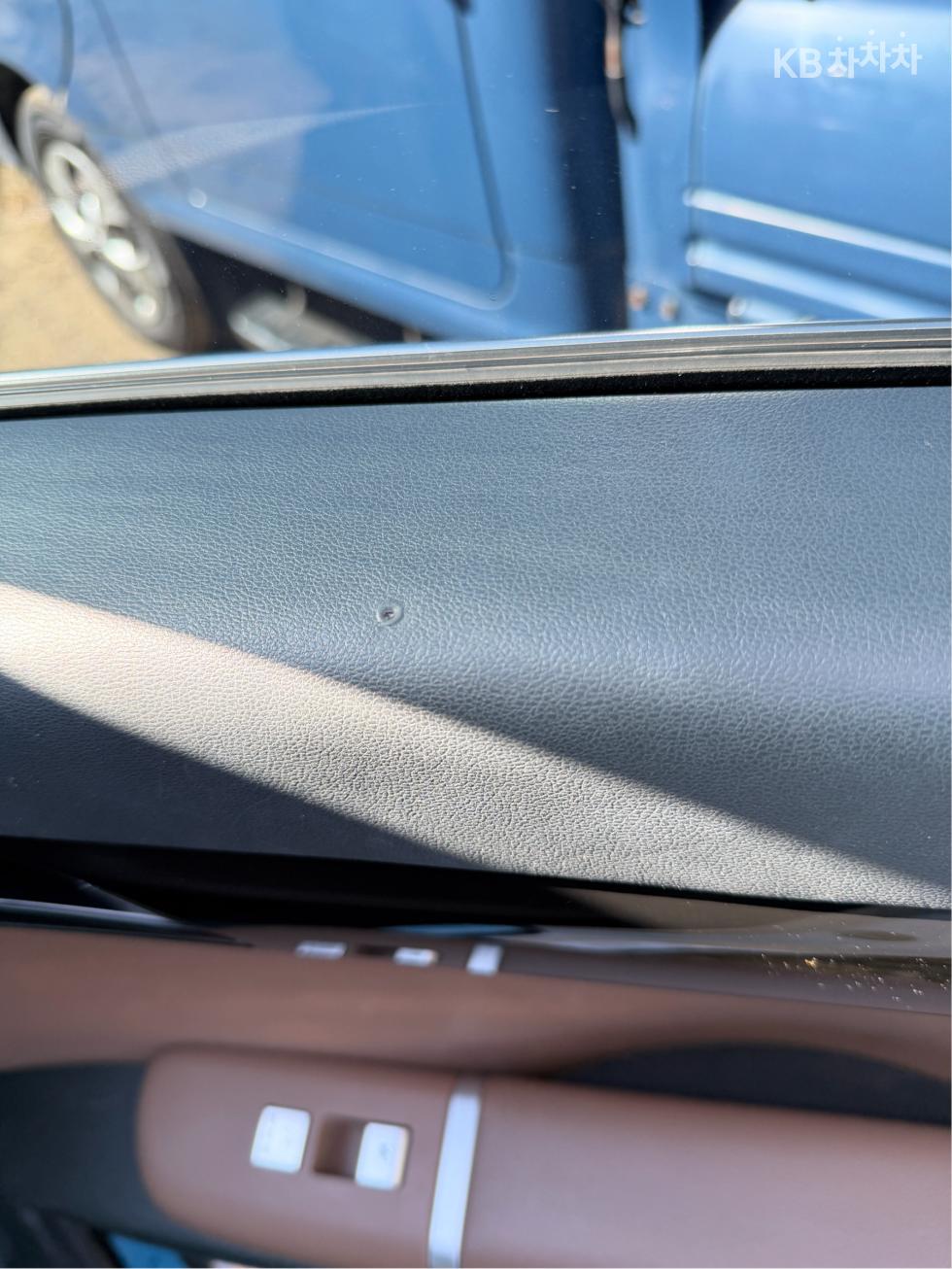 Tesla Model Y BASE MODEL — фото 4